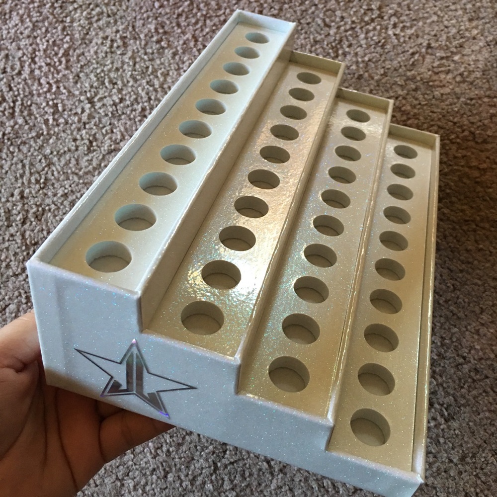 Jeffree star ⭐️ white glitter lipstick display